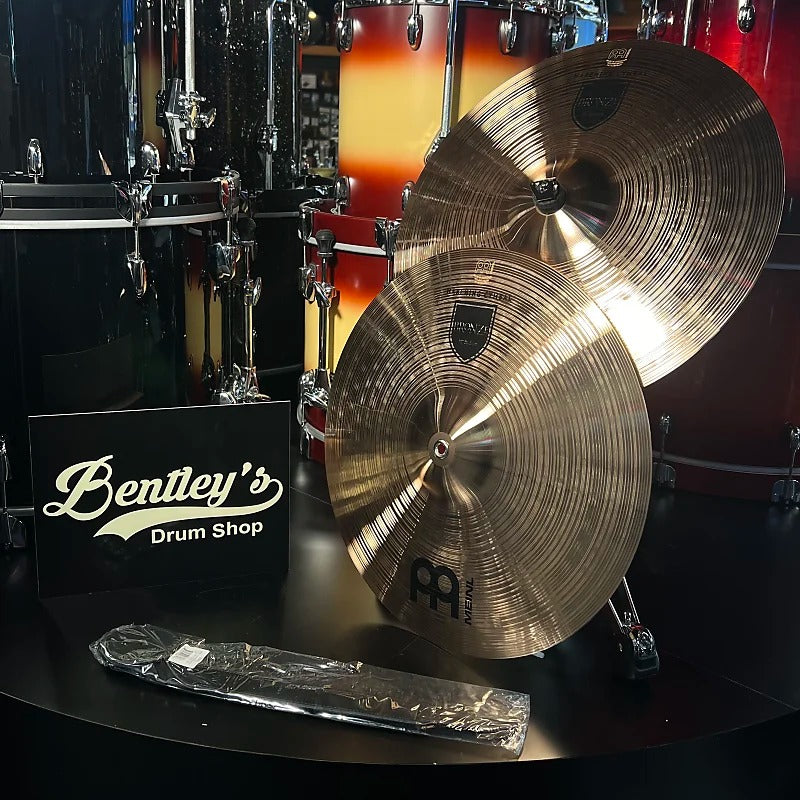 Par de platillos de marcha Meinl MA-BZ-18M de bronce de 18" de tamaño mediano con almohadillas y correas